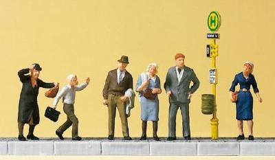 (HO)停留所で待つ人たち