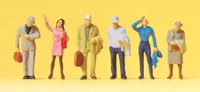 (HO)待っている旅行者