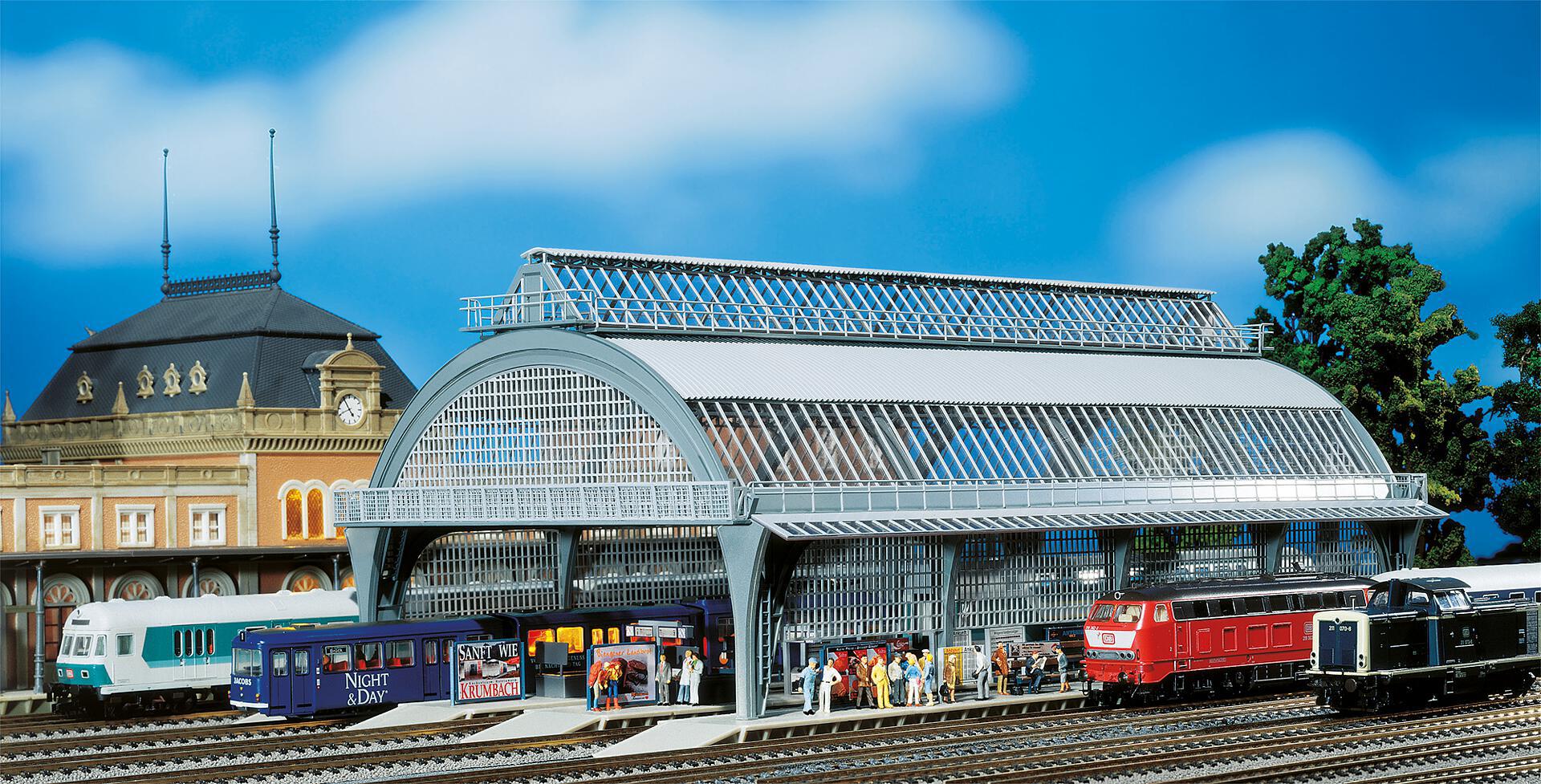 プラットホームとドーム