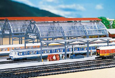 駅のホール 168x108x90mm