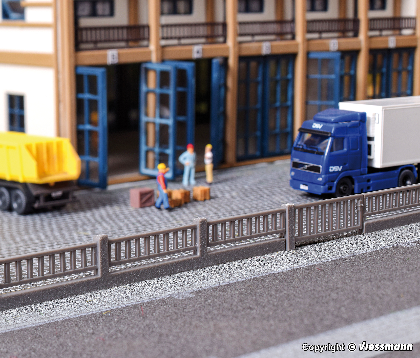 フェンス L 128 x W 2 x H 11 mm